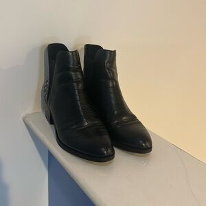 Steve Madden boots size 9